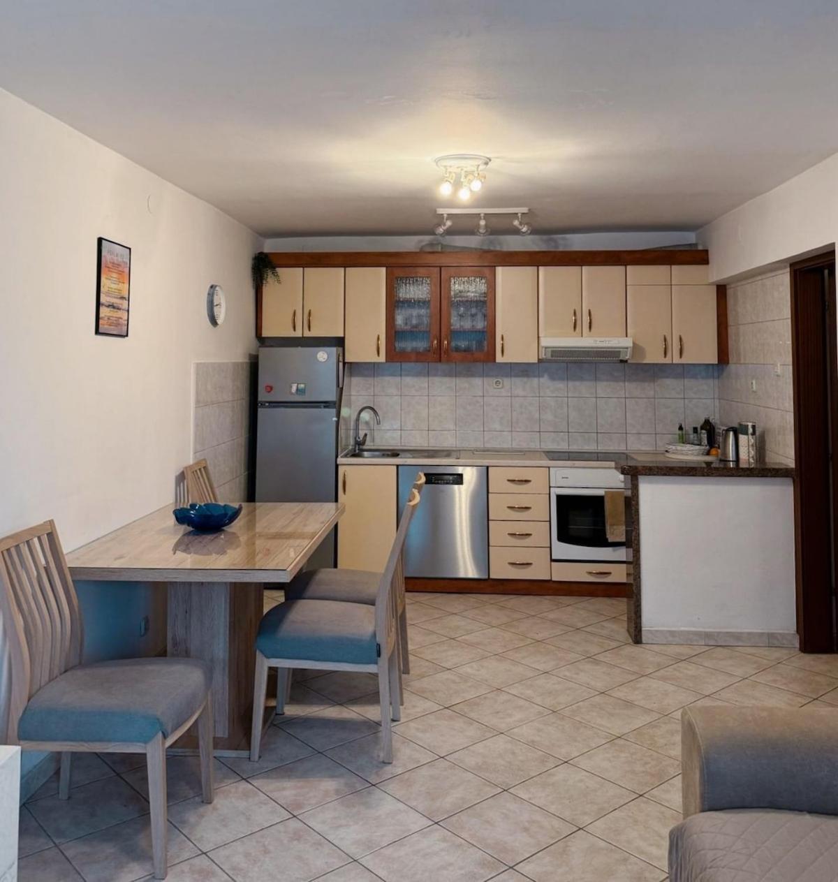 Cecilia Apartment *